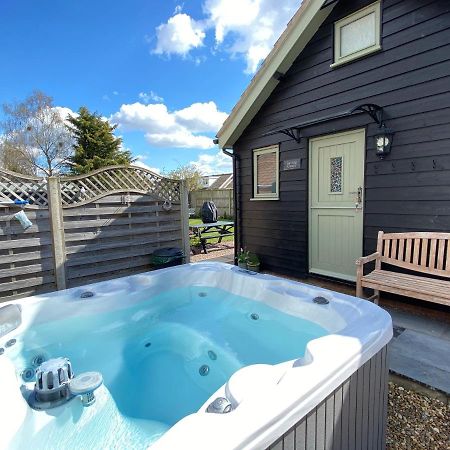 Saving Grace With Private Hot Tub Βίλα Bawdeswell Εξωτερικό φωτογραφία