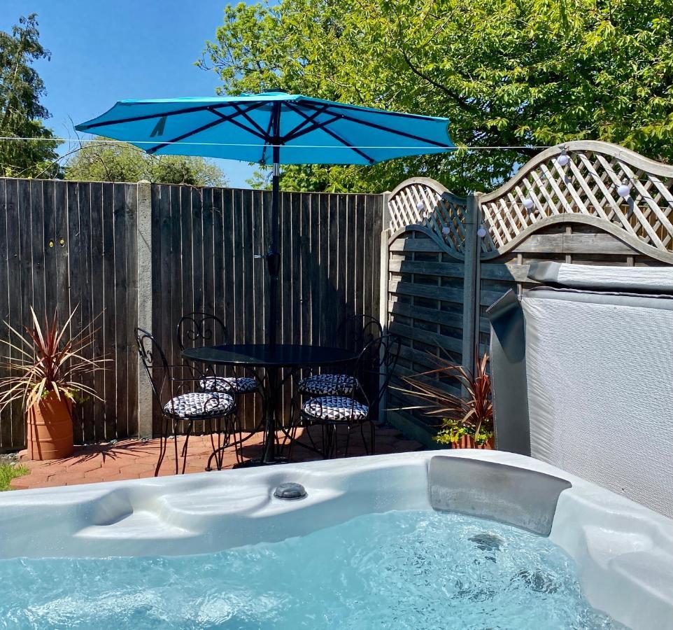 Saving Grace With Private Hot Tub Βίλα Bawdeswell Εξωτερικό φωτογραφία