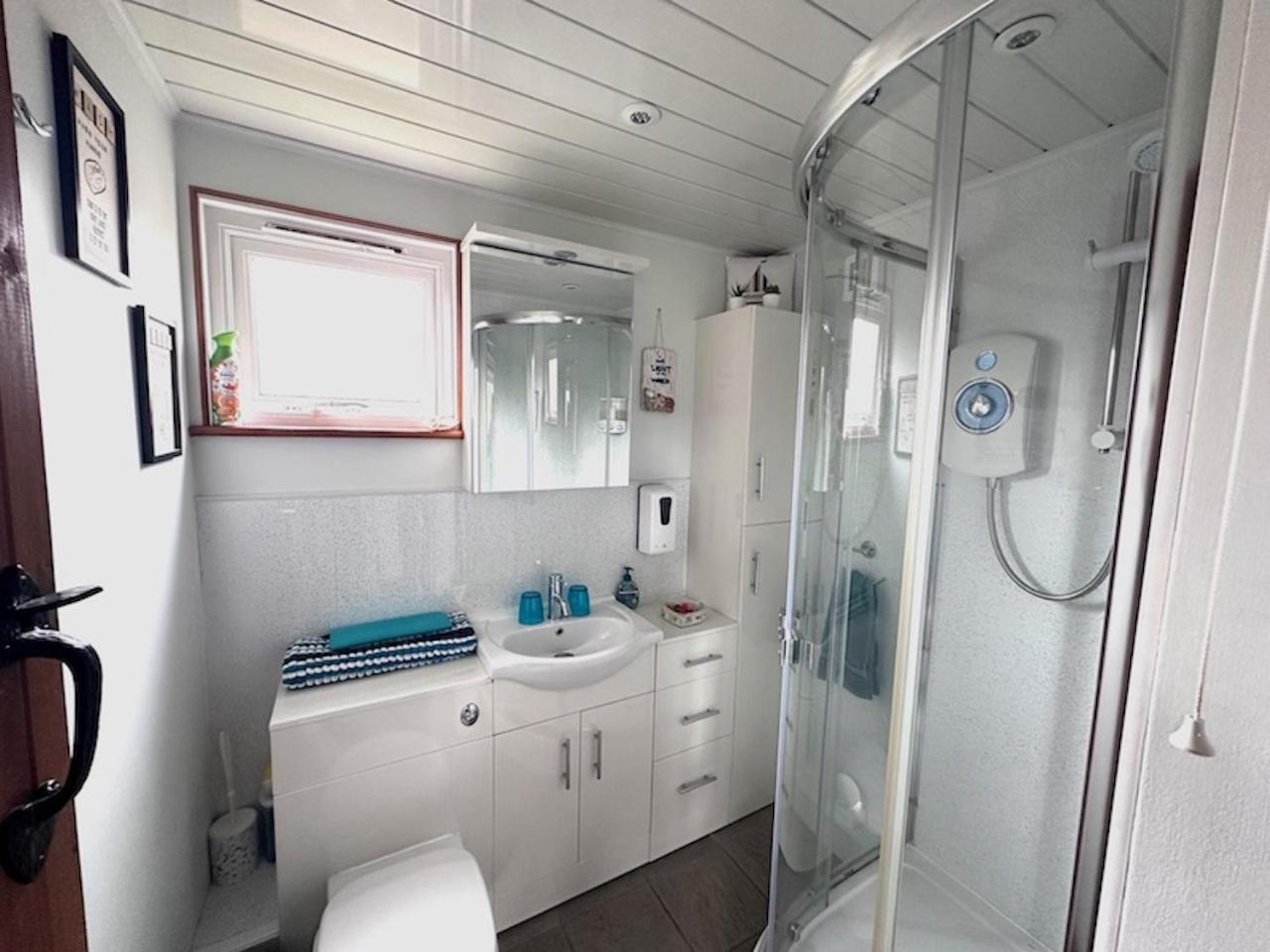 Saving Grace With Private Hot Tub Βίλα Bawdeswell Εξωτερικό φωτογραφία